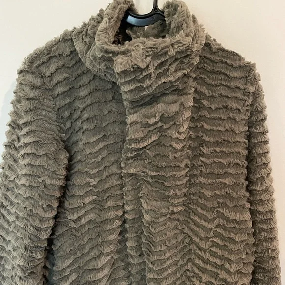 Patagonia Green Pelage Faux Fur Jacket - Picture 2 of 8